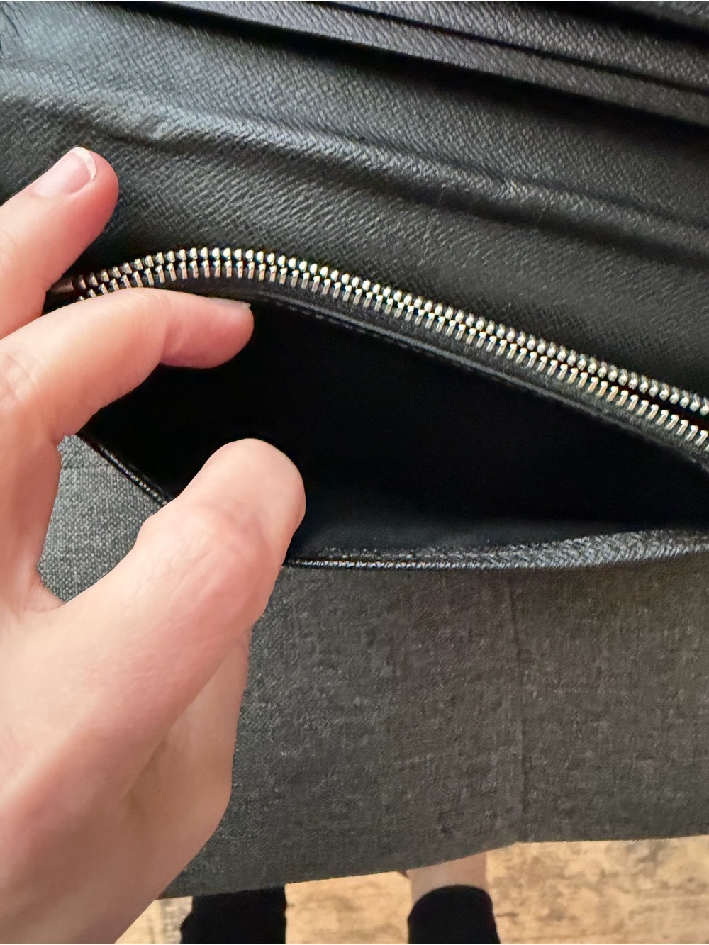 Louis Vuitton Black Damier Check Wallet - Picture 4 of 14